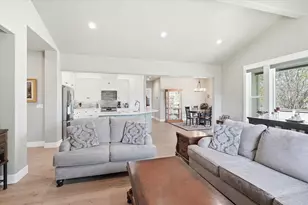 3847 Arena Dr, Medford, OR 97504 - Photo 11