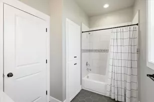 3847 Arena Dr, Medford, OR 97504 - Photo 21