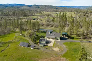 10060 Butte Falls Hwy, Eagle Point, OR 97524 - Photo 9