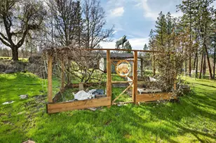 10060 Butte Falls Hwy, Eagle Point, OR 97524 - Photo 33