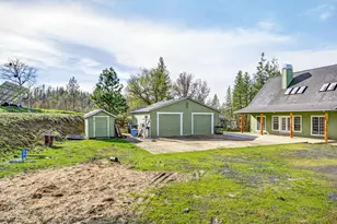 10060 Butte Falls Hwy, Eagle Point, OR 97524 - Photo 23