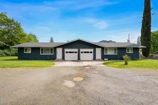 824 Pine St, Rogue River, OR 97537 - Photo 23