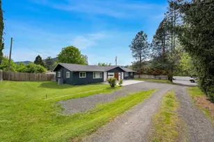 824 Pine St, Rogue River, OR 97537 - Photo 27