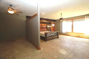 21491 Bear Creek Rd, Bend, OR 97701 - Photo 17