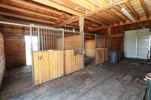 21491 Bear Creek Rd, Bend, OR 97701 - Photo 29