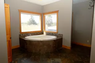 21491 Bear Creek Rd, Bend, OR 97701 - Photo 21