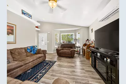 5637 Mickshelly Circle, Klamath Falls, OR 97603 - Photo 5