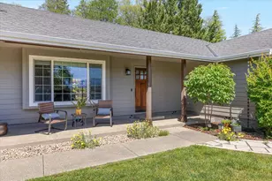 1180 NW F St, Grants Pass, OR 97526 - Photo 3