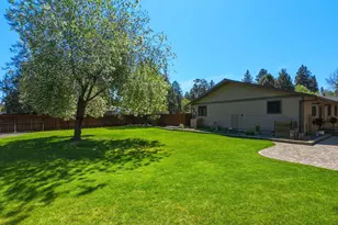 61605 Summer Shade Dr, Bend, OR 97702 - Photo 39