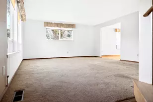 2318 Marina Dr, Klamath Falls, OR 97601 - Photo 3
