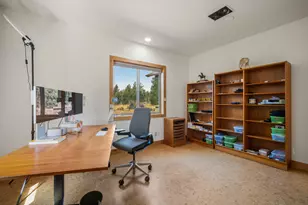 63945 W Quail Haven Dr, Bend, OR 97703 - Photo 37