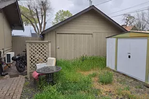 221 NE Idlewood St, Prineville, OR 97754 - Photo 5