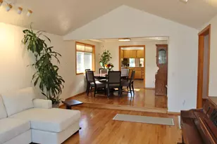 3011 Edgewood Dr, Medford, OR 97504 - Photo 11