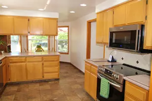 3011 Edgewood Dr, Medford, OR 97504 - Photo 15