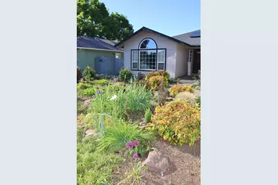 3011 Edgewood Drive, Medford, OR 97504 - Photo 5