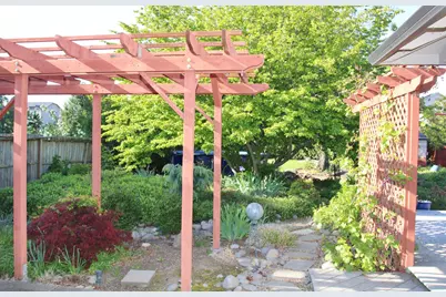 3011 Edgewood Drive, Medford, OR 97504 - Photo 45
