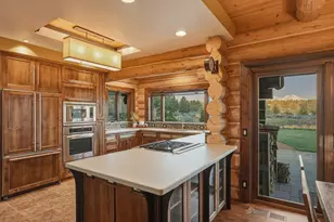 66488 Sisemore Rd, Bend, OR 97703 - Photo 21