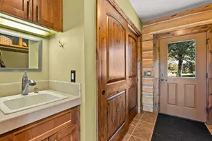 66488 Sisemore Rd, Bend, OR 97703 - Photo 35