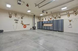 66488 Sisemore Rd, Bend, OR 97703 - Photo 75