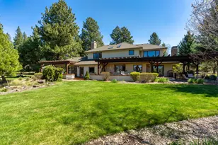60350 Arnold Market Rd, Bend, OR 97702 - Photo 3