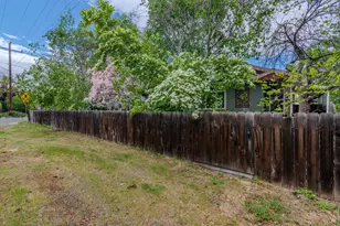 110 W 5th St, Phoenix, OR 97535 - Photo 27