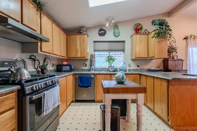 110 W 5th Street, Phoenix, OR 97535 - Photo 9