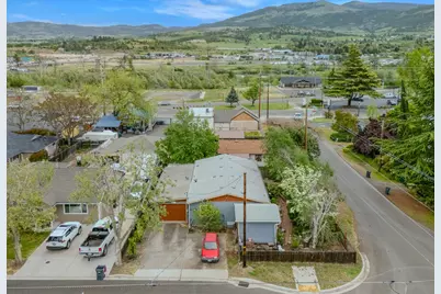 110 W 5th Street, Phoenix, OR 97535 - Photo 3