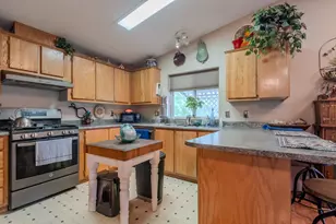 110 W 5th St, Phoenix, OR 97535 - Photo 11