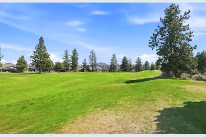 2964 NW Fairway Heights Drive, Bend, OR 97703 - Photo 41