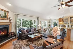 2964 NW Fairway Heights Dr, Bend, OR 97703 - Photo 9