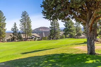 2964 NW Fairway Heights Drive, Bend, OR 97703 - Photo 35