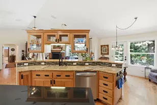 2964 NW Fairway Heights Dr, Bend, OR 97703 - Photo 11