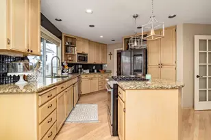 2739 Wilkshire Dr, Medford, OR 97504 - Photo 9