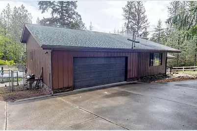 7310 N Applegate Road, Grants Pass, OR 97527 - Photo 3