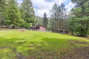 7310 N Applegate Rd, Grants Pass, OR 97527 - Photo 35