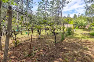 7310 N Applegate Rd, Grants Pass, OR 97527 - Photo 57