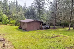 7310 N Applegate Rd, Grants Pass, OR 97527 - Photo 31