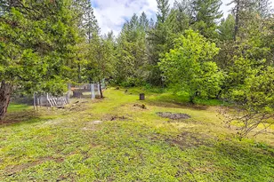 7310 N Applegate Rd, Grants Pass, OR 97527 - Photo 39