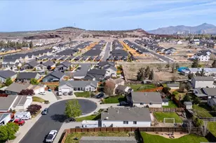 3020 NW 9th Ct, Redmond, OR 97756 - Photo 3