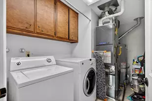 2573 Eaton Dr, Medford, OR 97504 - Photo 17
