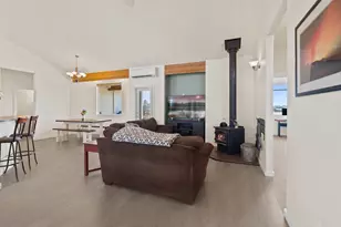 25311 Bachelor Ln, Bend, OR 97701 - Photo 3