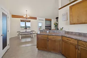 25311 Bachelor Ln, Bend, OR 97701 - Photo 7