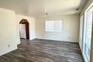 3015 Milhoan Dr, Medford, OR 97504 - Photo 3