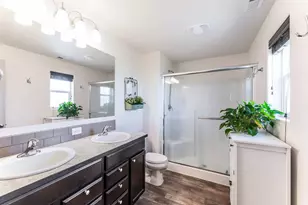 2303 NE 3rd St, Redmond, OR 97756 - Photo 13