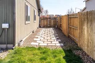 2303 NE 3rd St, Redmond, OR 97756 - Photo 17