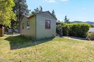 1628 Parker St, Ashland, OR 97520 - Photo 3