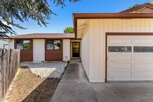 2900 Lois Ln, Grants Pass, OR 97527 - Photo 3