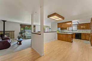 2900 Lois Ln, Grants Pass, OR 97527 - Photo 9