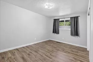309 N Berkeley Way, Medford, OR 97504 - Photo 19