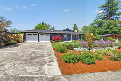 309 N Berkeley Way, Medford, OR 97504 - Photo 5